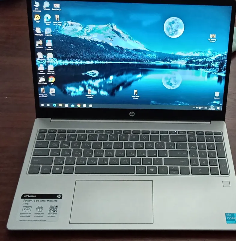 HP Laptop 15-fd0133wm, 8/256 GB 5