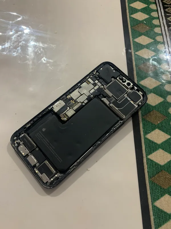 iPhone 15 Pro Max 2 iPhone 15 Pro Max 2