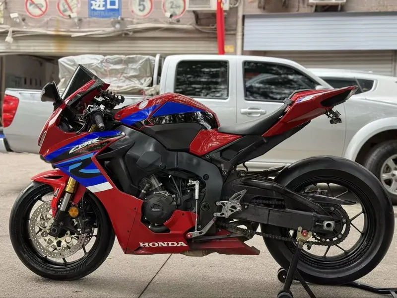 Продаётся CBR1000RR 2017 Fireblade — фото 3