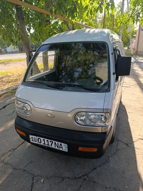 Автомобиль Дамас Van 5