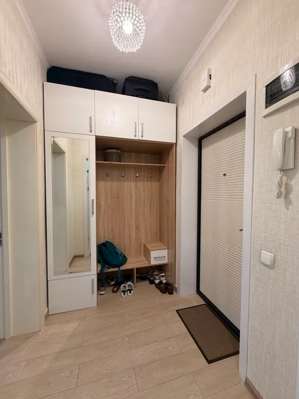 Продаётся 2-комнатная квартира с французской планировкой рядом с метро Ойбек 7 Продаётся 2-комнатная квартира с французской планировкой рядом с метро Ойбек 7