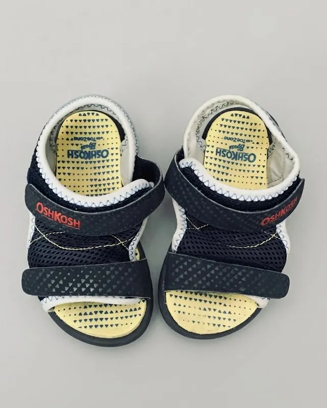 Продам детские спортивные сандалии OshKosh