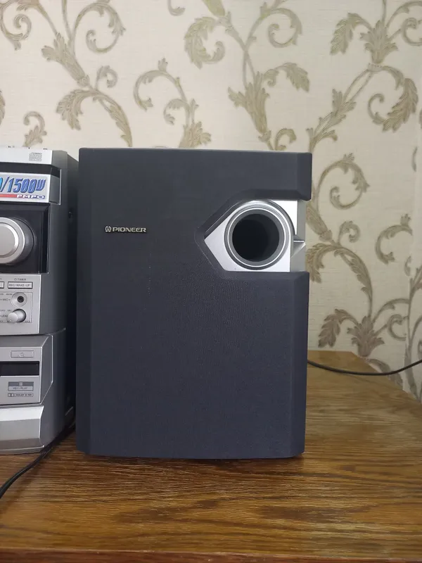 Muzikalniy sentr PIONEER 2 Muzikalniy sentr PIONEER 2