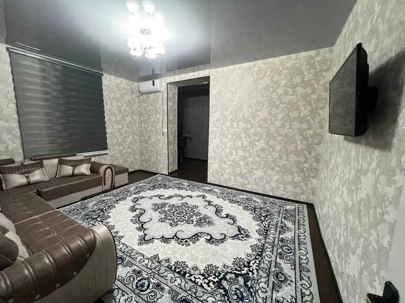 Сдается 2х комнатная квартира С обстановкой В горде Алмалыке — фото 1