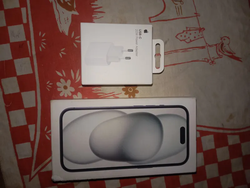 iPhone 15 2