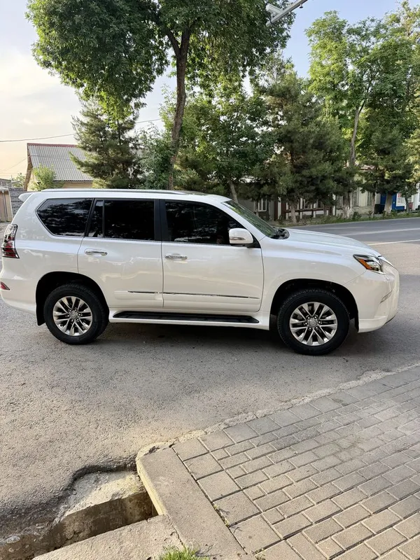 Продается Lexus gx460.