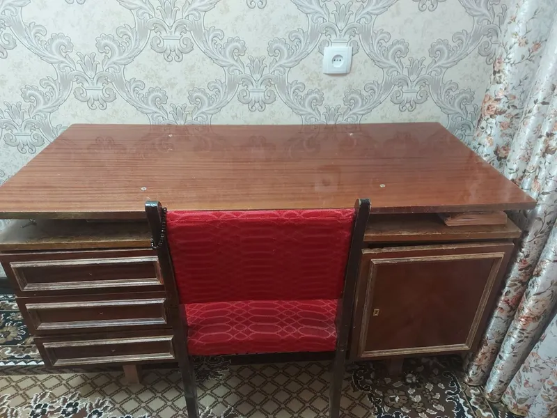 Продаются письменные столы — 300 000 сум 4 Продаются письменные столы — 300 000 сум 4