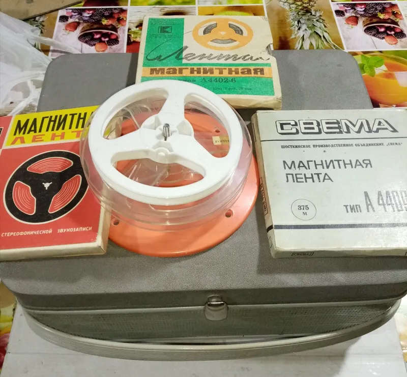 Магнитофон ретро