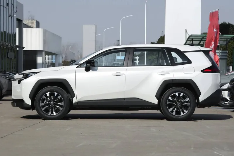 Toyota RAV4 2.0L Hybrid 2026 года выпуска доставка 7 дней Цвет кузо — фото 3