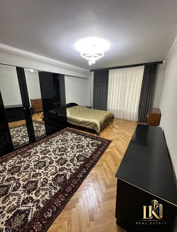 3 xonali kvartira sotiladi, 94 m², 3/7, Yakkasaroy tumani (Kosmonavtlar metrosi) 3 3 xonali kvartira sotiladi, 94 m², 3/7, Yakkasaroy tumani (Kosmonavtlar metrosi) 3