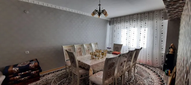 продаю 2 комнатную квартиру свою 8-участок