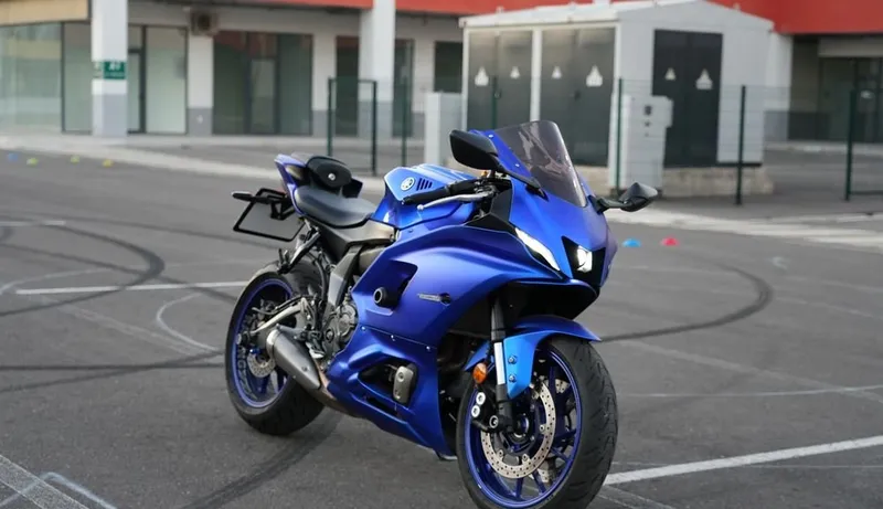Yamaha R 7 Siniy matoviy 2023 2 Yamaha R 7 Siniy matoviy 2023 2