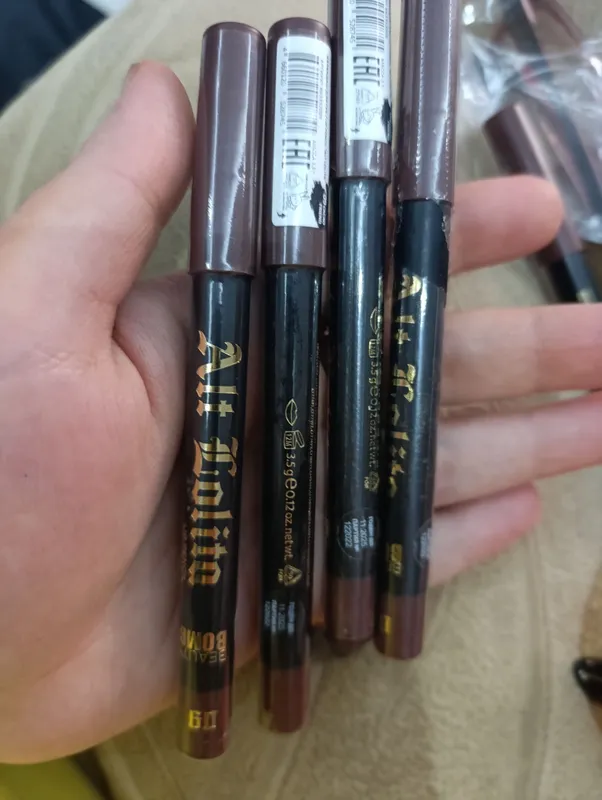 Карандаш для губ Beauty Bomb Lip Pencil