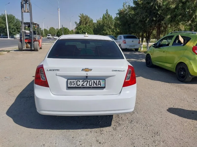 Avtomobil Jentra sotiladi 2 Avtomobil Jentra sotiladi 2