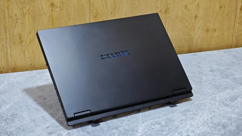 Gigabyte noutbuki 1 Gigabyte noutbuki 1