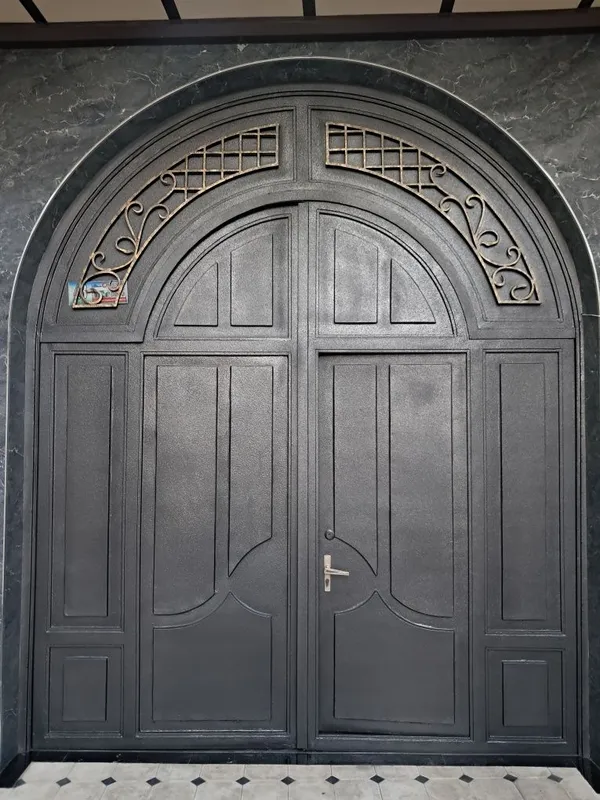 Darvoza boʻyash restavratsa qilish 2 Darvoza boʻyash restavratsa qilish 2