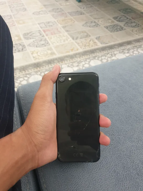 iPhone SE 2020, 128 ГБ 2 iPhone SE 2020, 128 ГБ 2