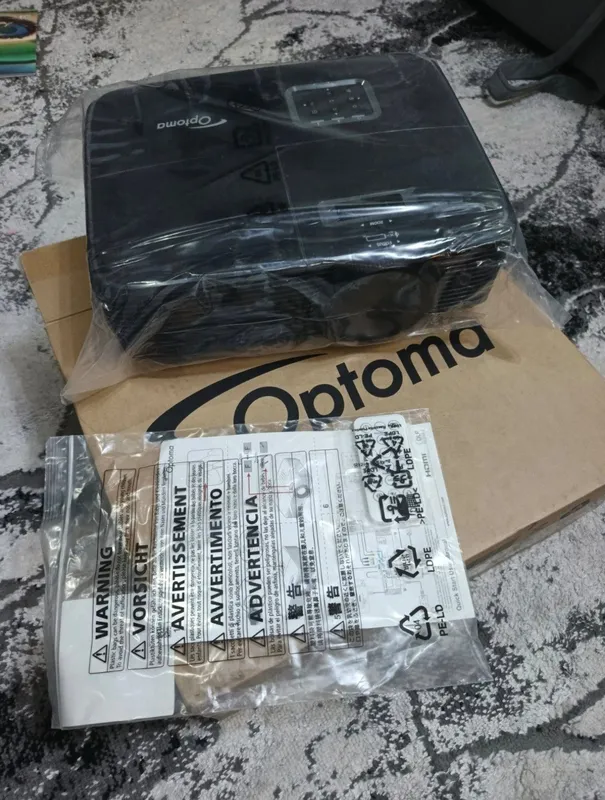 Продаётся проектор Optoma S336