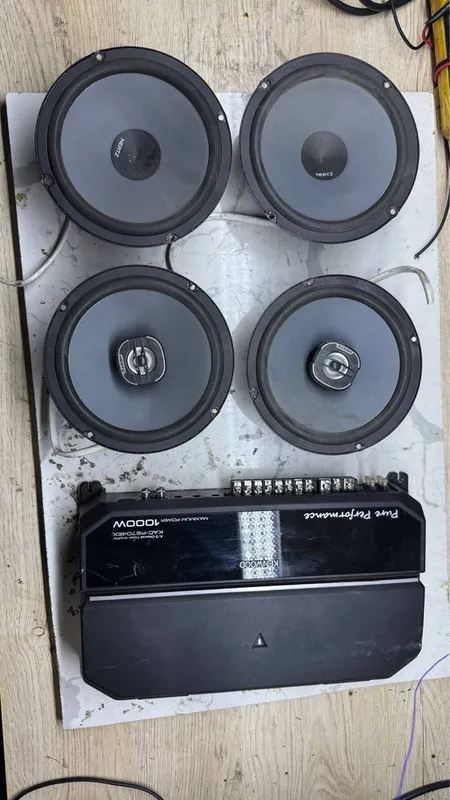 herztz kalonka yandi va kenwod usilitel 1000w 4 kanali 1 herztz kalonka yandi va kenwod usilitel 1000w 4 kanali 1