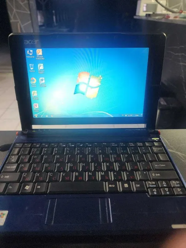 Acer Aspire one ZG5 бюджетный нетбук windows 7 — фото 3
