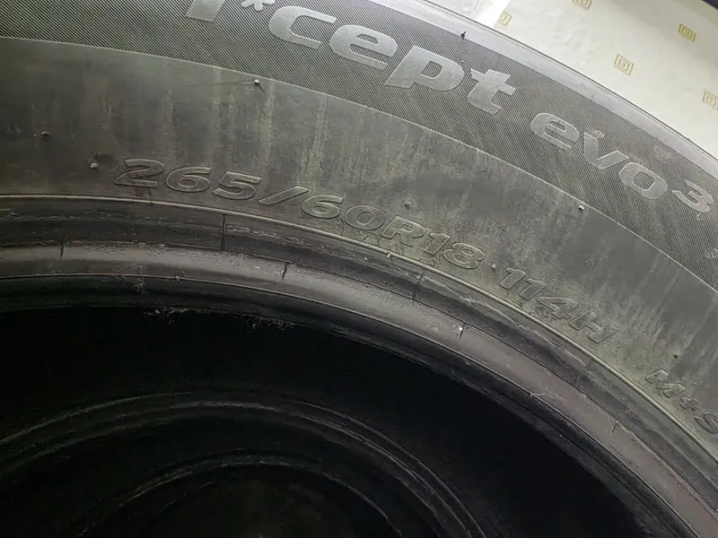 Hankook 265/60R18 3 Hankook 265/60R18 3