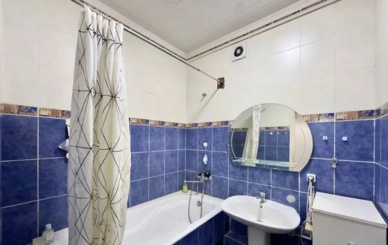 G‘ishtli 3 xonali kvartira sotiladi, o‘rtacha ta’mirlangan, 82 m² 7