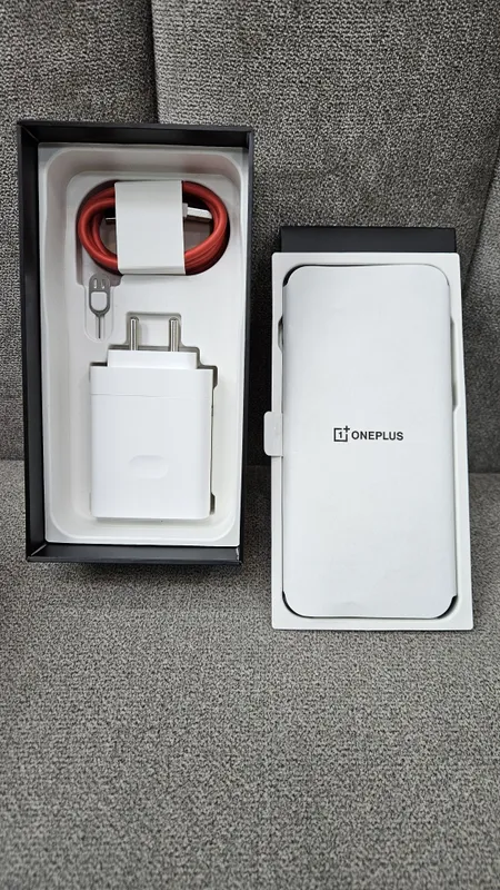 OnePlus 15 12/256GB Б/У как новый Глобальный прошивкой — фото 4