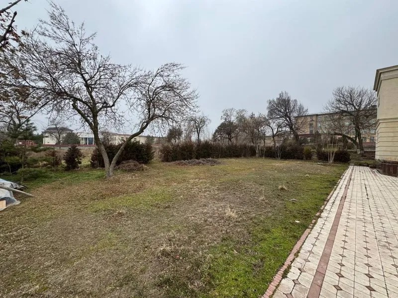 Toshkent viloyatti CHirchiq shahri yer maydoni 33 sotih 5