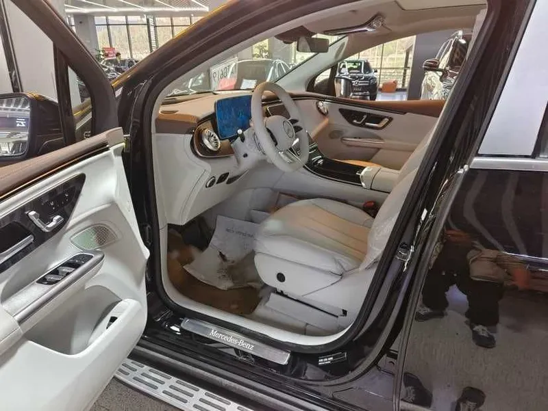 Mercedes-Benz EQE SUV 500 4MATIC Luxury Edition — фото 7