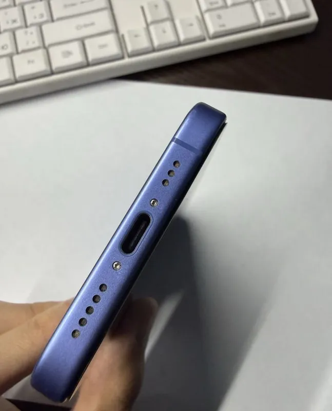iPhone 16 128 ГБ, ультрамариновый 2