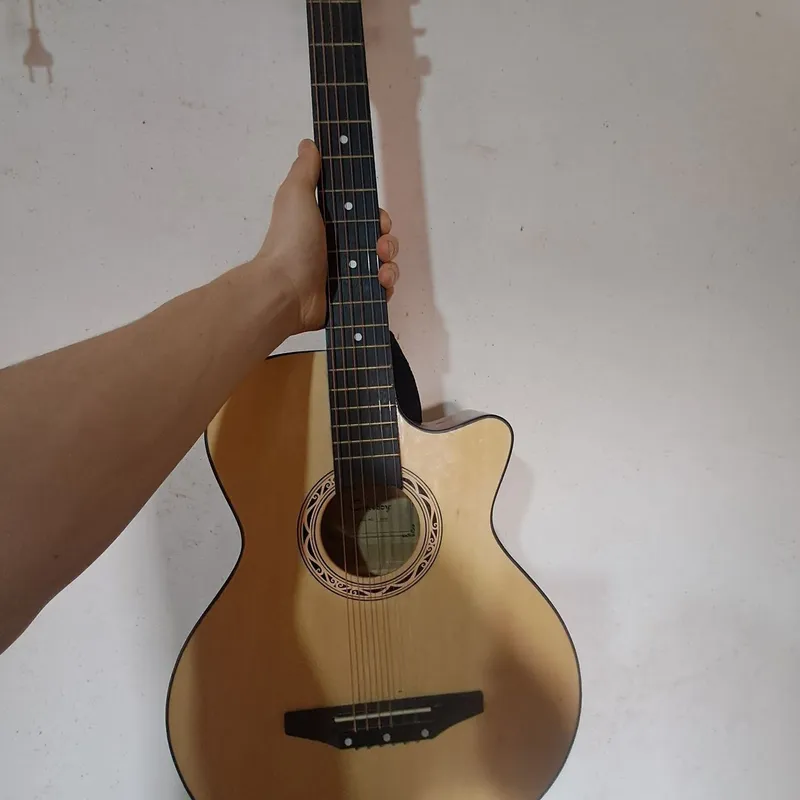 Gitara sifati yaxshi chixoli ham bor qo'shib beriladi — фото 4