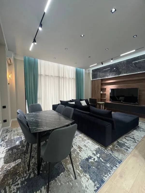 Квартира 2-комнатная, 72 м², ЖК Oq Saroy (Мирзо-Улугбекский район) — фото 1