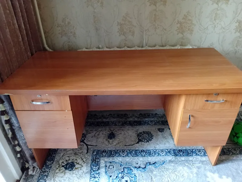 Стол