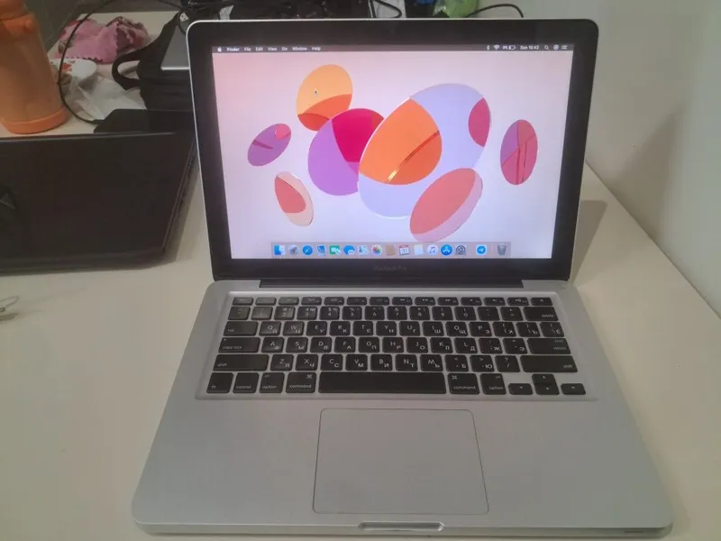 Macbook pro 13 yaxshi holatda — фото 2