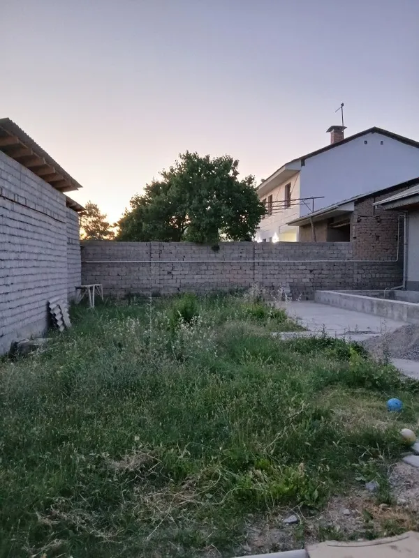 1.6 sotix yer sotiladi