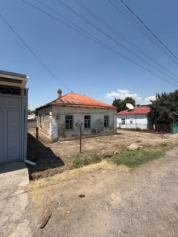 Прадаётся 4х Дом Джалаере 2 линя от дороги квадратный участок 2 Прадаётся 4х Дом Джалаере 2 линя от дороги квадратный участок 2