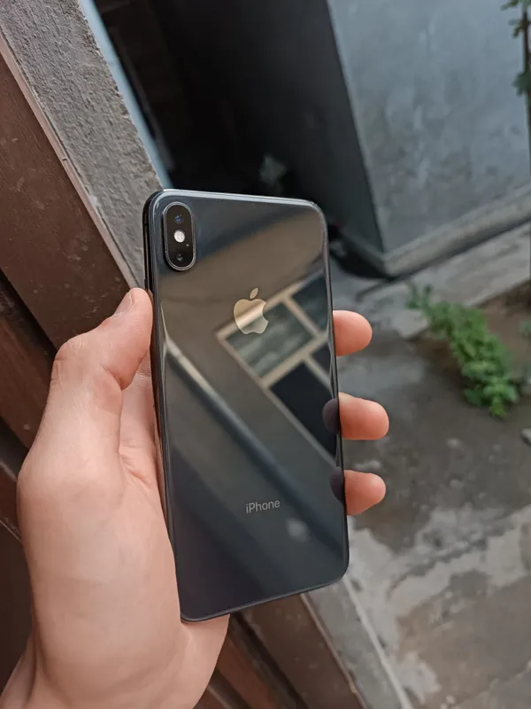iPhone Xs Max 64Gb 100% batare 1 iPhone Xs Max 64Gb 100% batare 1