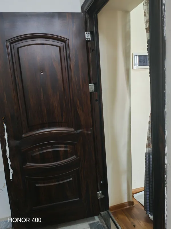 Продаётся дверь 1 Продаётся дверь 1
