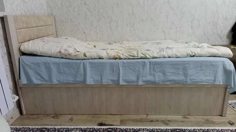 Bir kishilik karavot, ortopedik matras Bir kishilik karavot, ortopedik matras