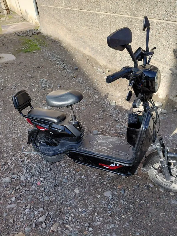 Skuter sotiladi!!