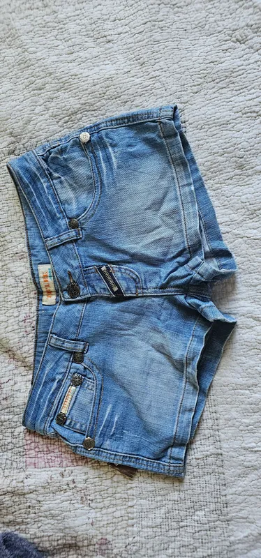 shorti 3 shorti 3
