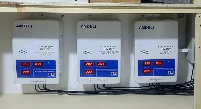 15 kVA devorga ilinadigan stabilizator | Uy va ofis uchun — фото 3