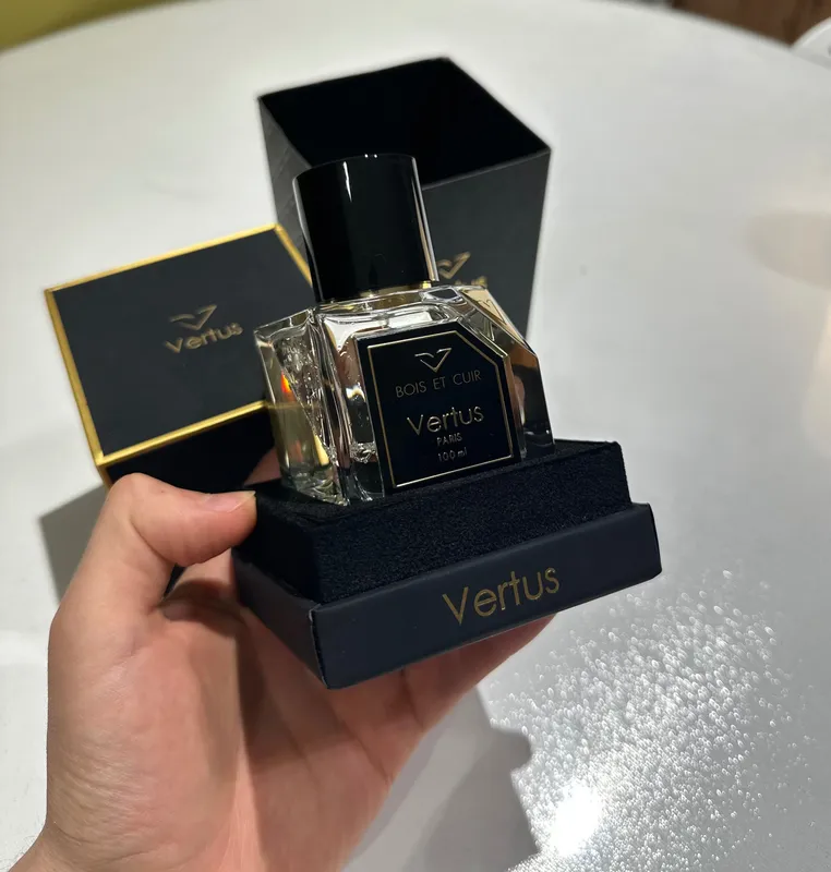 Vertus Bois Et Cuir, 100ml, Paris. Оригинальный унисекс парфюм. — фото 1