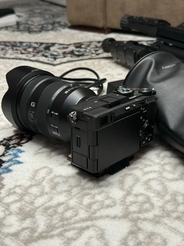 Sony a7cii + объектив 24-105 + 2шт батарейка + зарядка + штатив 3 Sony a7cii + объектив 24-105 + 2шт батарейка + зарядка + штатив 3