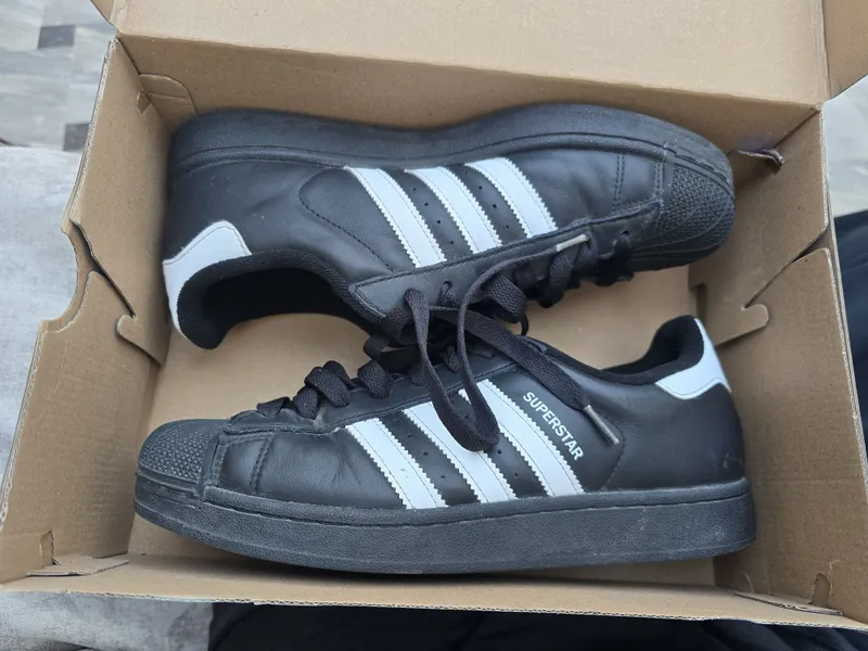 Красовкии "Adidas Superstar" Б.У. 2 Красовкии "Adidas Superstar" Б.У. 2