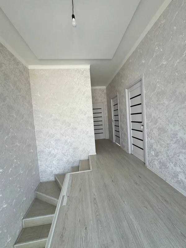 Sergeli xonobod sultonobod mahalla 1.3 sotix 5 xona+padval 7