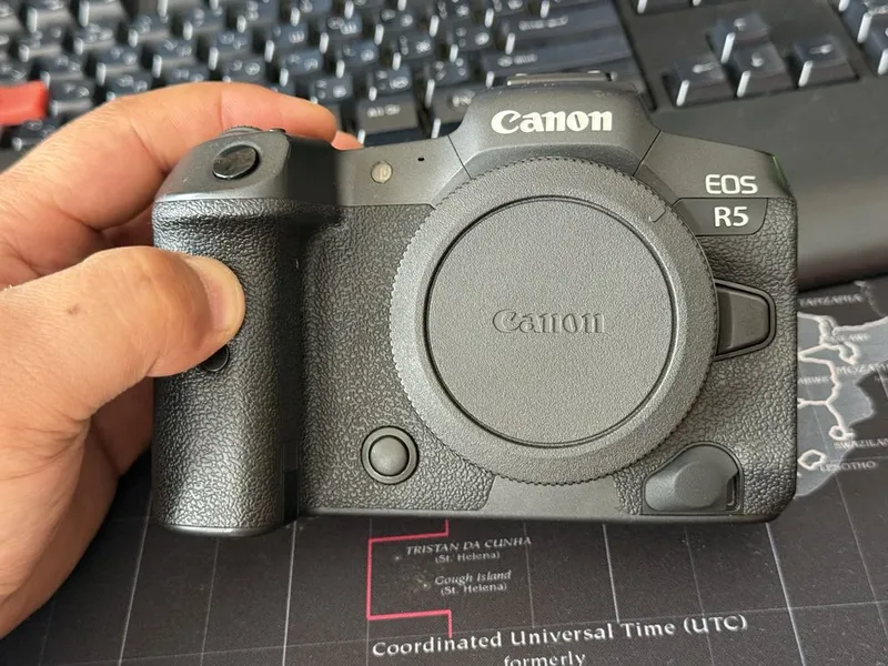 Canon R5 sotiladi idiyal 1 Canon R5 sotiladi idiyal 1