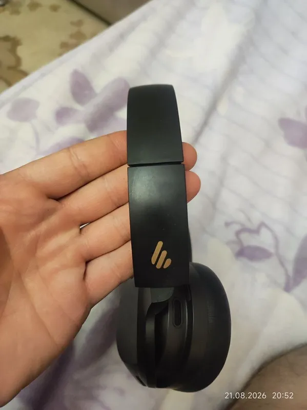 Продам наушники edifer 4 Продам наушники edifer 4