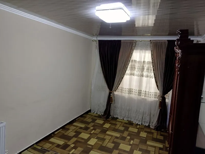 Bekobod shaxar 12 mkr da kvartira sotiladi