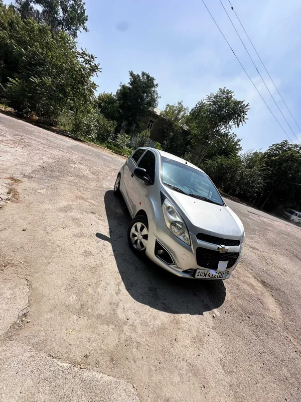 Spark avtomobili 2 Spark avtomobili 2
